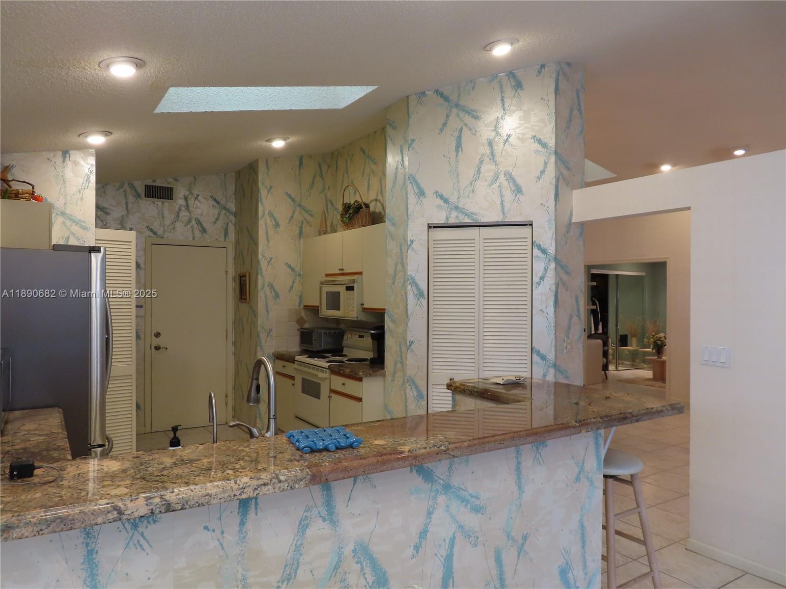 PALM ISLES - Residential