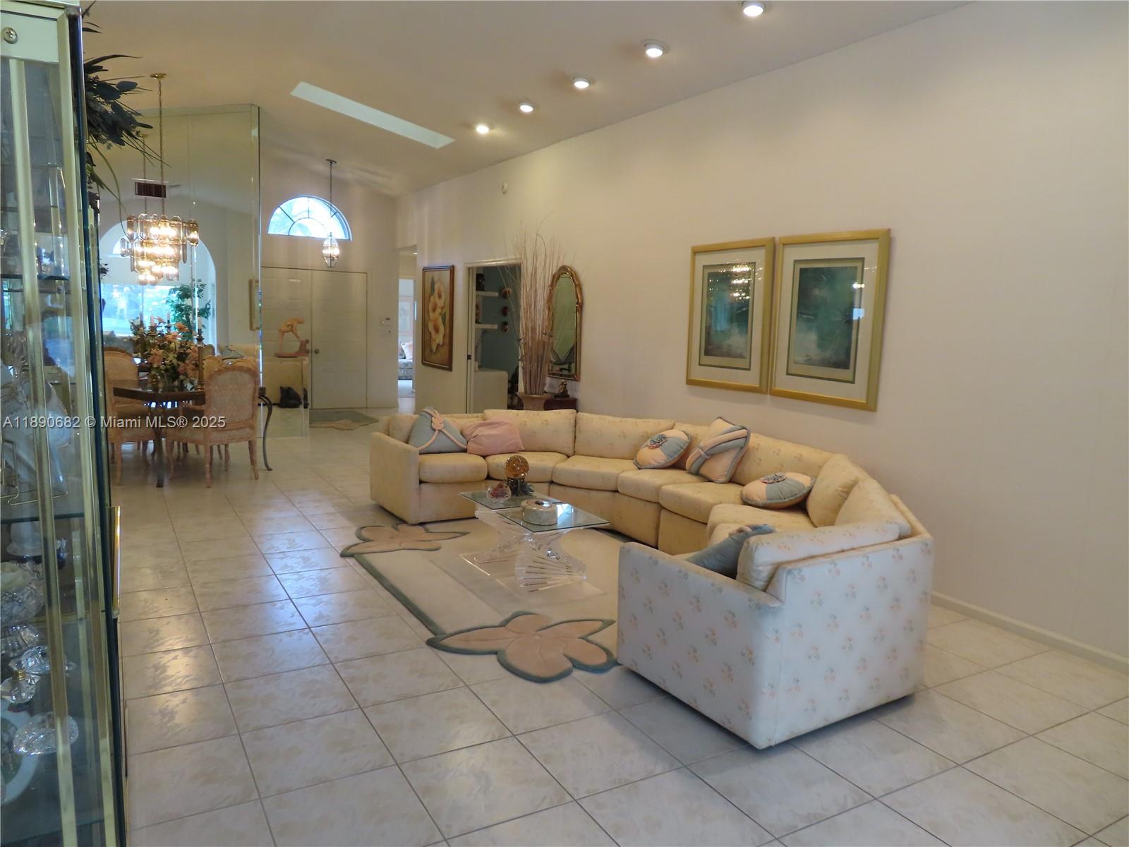 PALM ISLES - Residential
