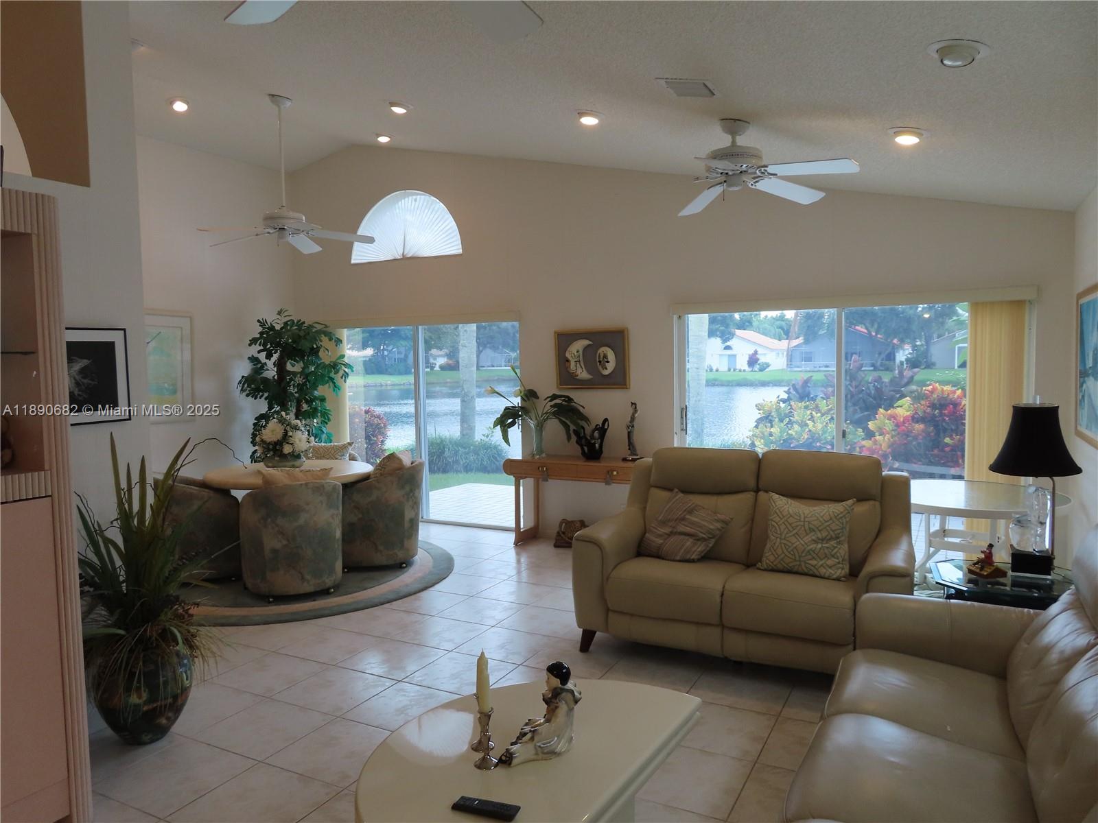 PALM ISLES - Residential