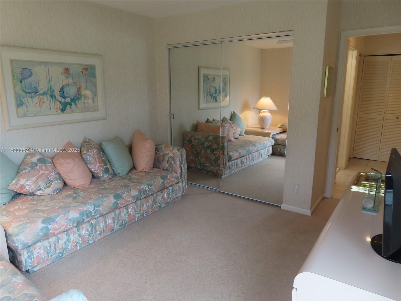 PALM ISLES - Residential
