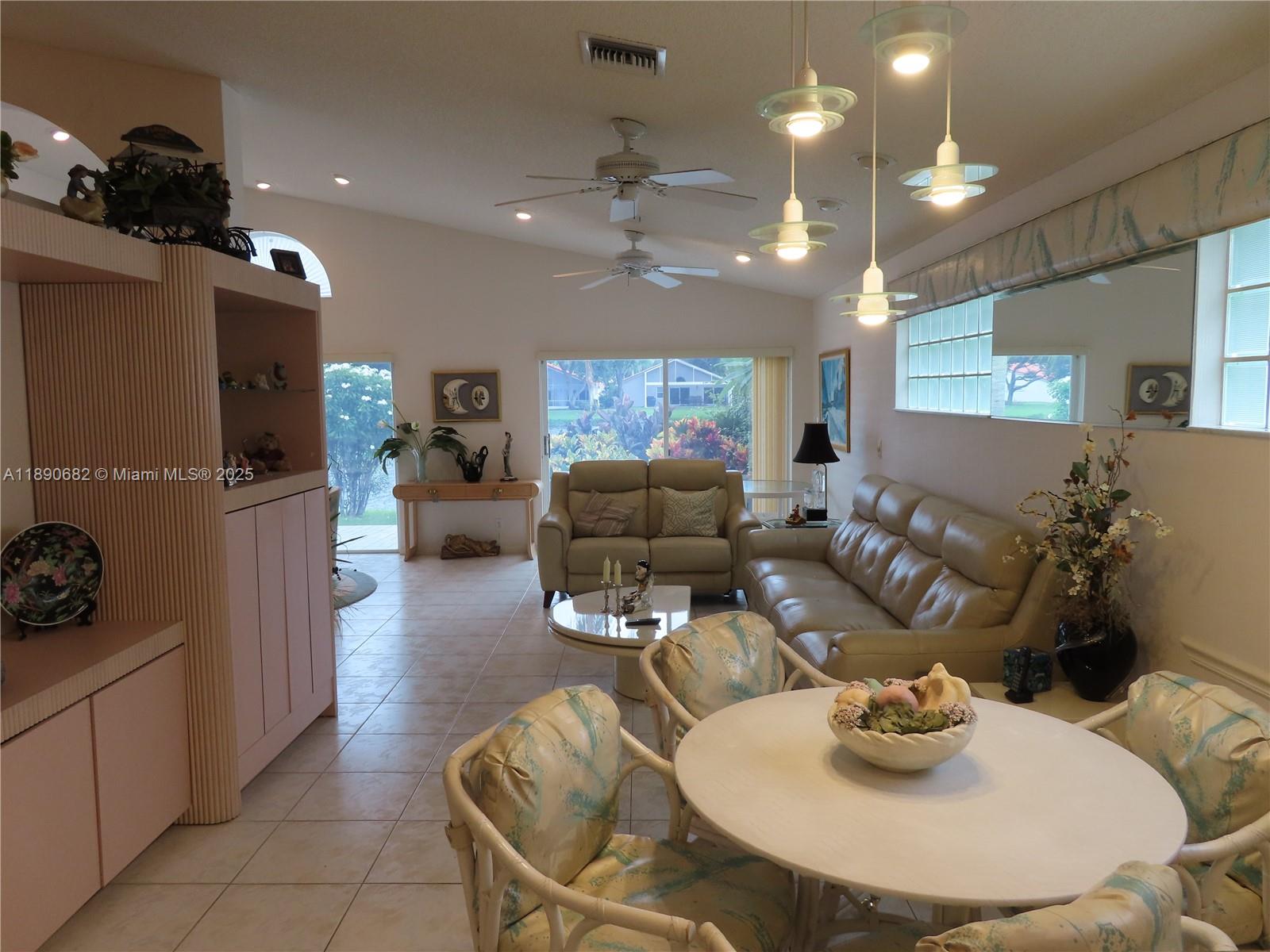 PALM ISLES - Residential