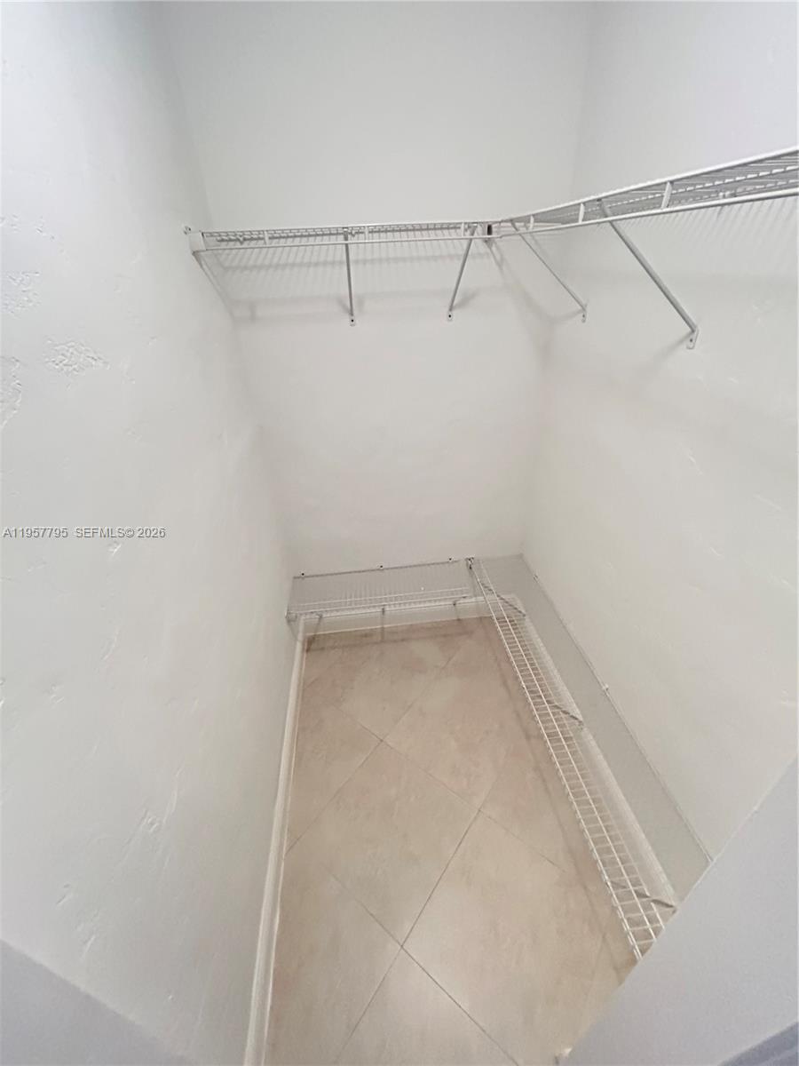 FAIRGREEN R/S - Residential Lease