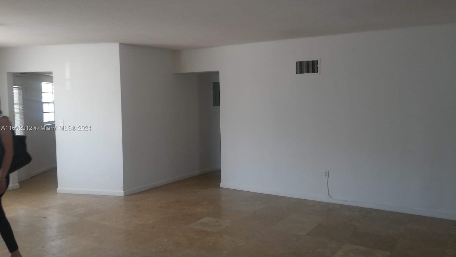SUTTON HOUSE CONDO - Residential