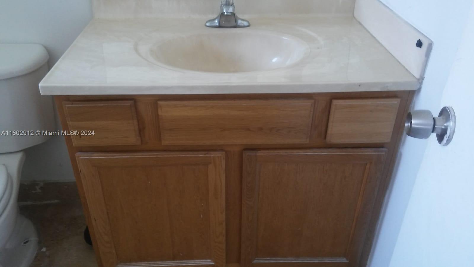 SUTTON HOUSE CONDO - Residential