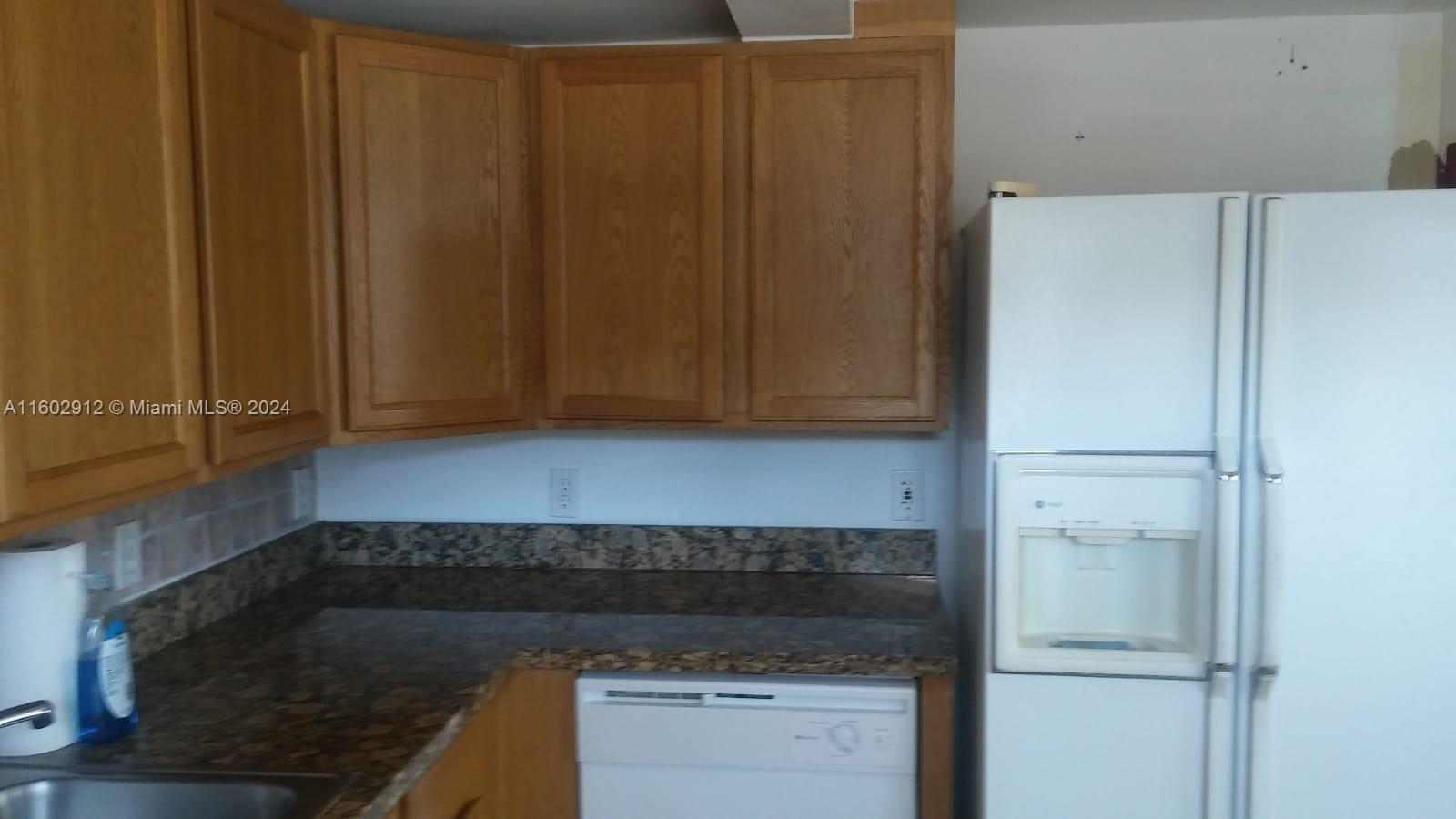 SUTTON HOUSE CONDO - Residential