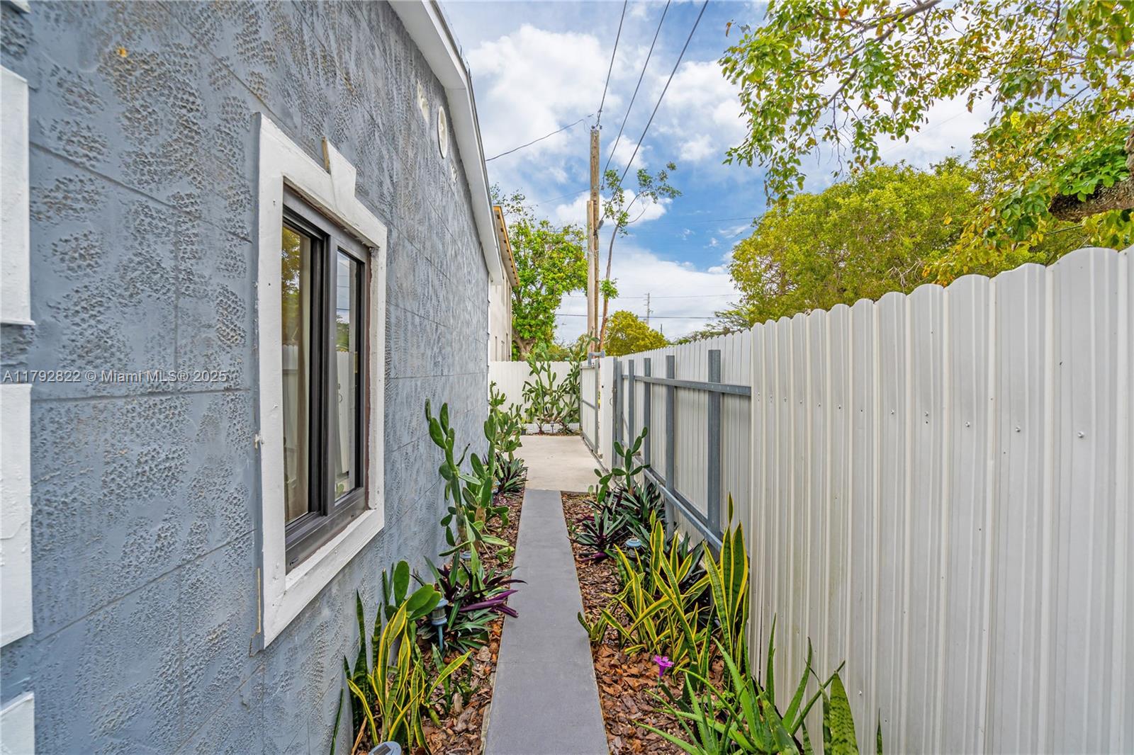 Rental Property at Address Not Disclosed, Miami, Broward County, Florida - Bedrooms: 3 
Bathrooms: 2  - $4,000 MO.