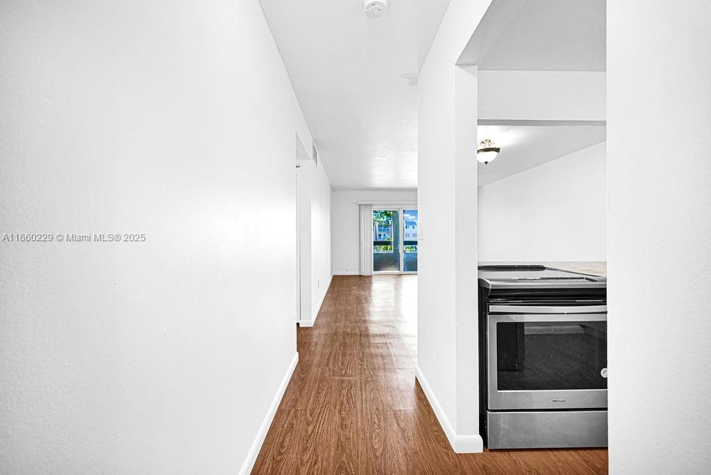 VILLAGE OF KINGS CREEK CO - Residential Lease