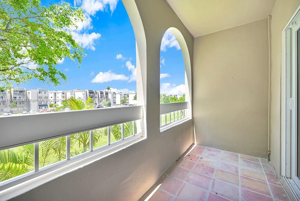 VILLAGE OF KINGS CREEK CO - Residential Lease