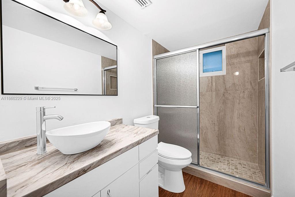 VILLAGE OF KINGS CREEK CO - Residential Lease