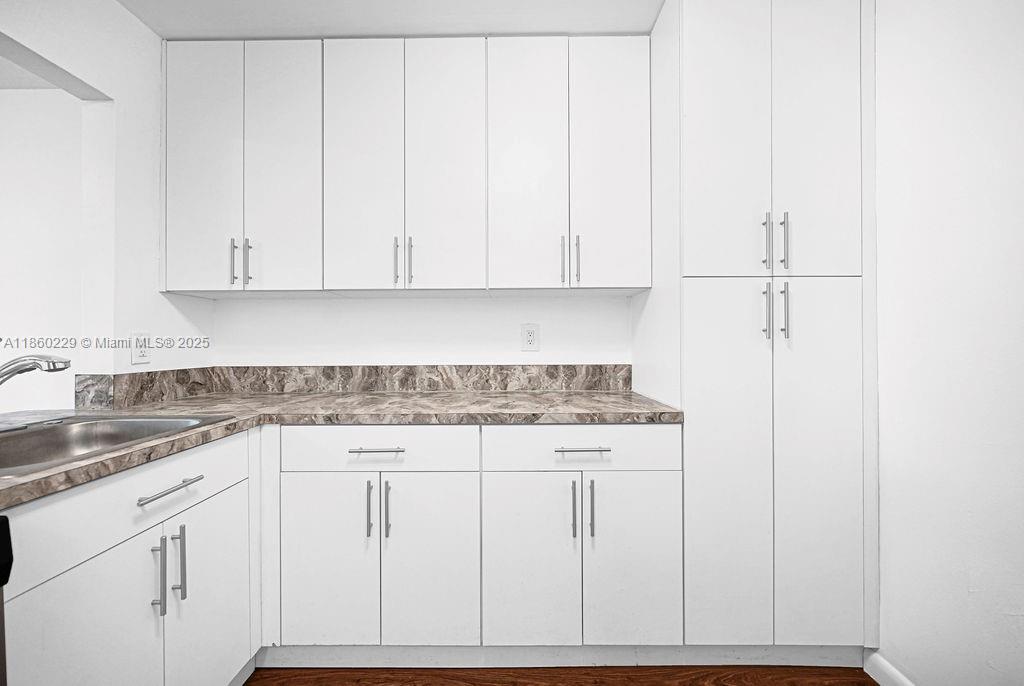 VILLAGE OF KINGS CREEK CO - Residential Lease