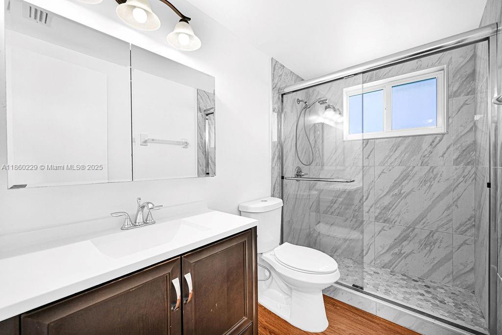 VILLAGE OF KINGS CREEK CO - Residential Lease