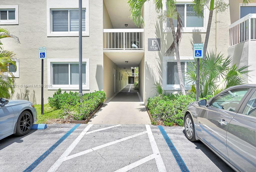 VILLAGE OF KINGS CREEK CO - Residential Lease