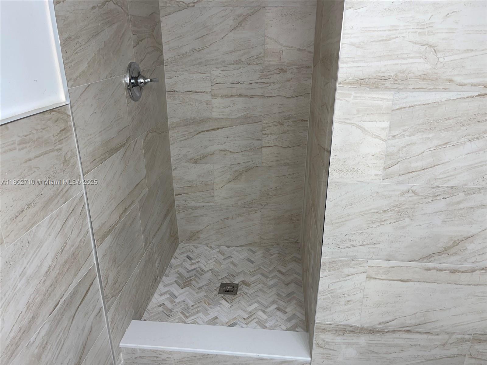 GRAND ISLES CONDO - Residential Lease