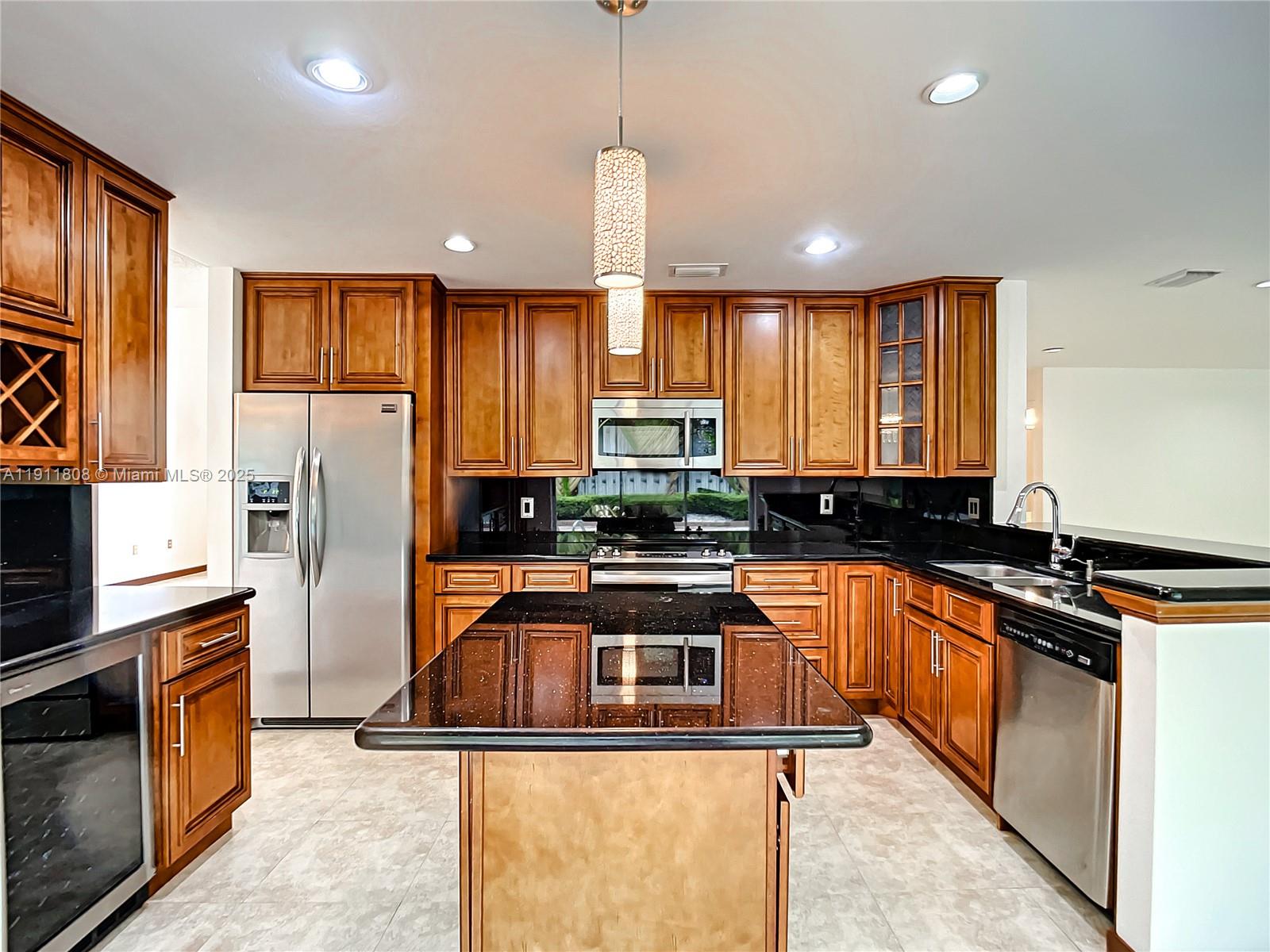 WEITZER HAMMOCKS HOMES SE - Residential Lease