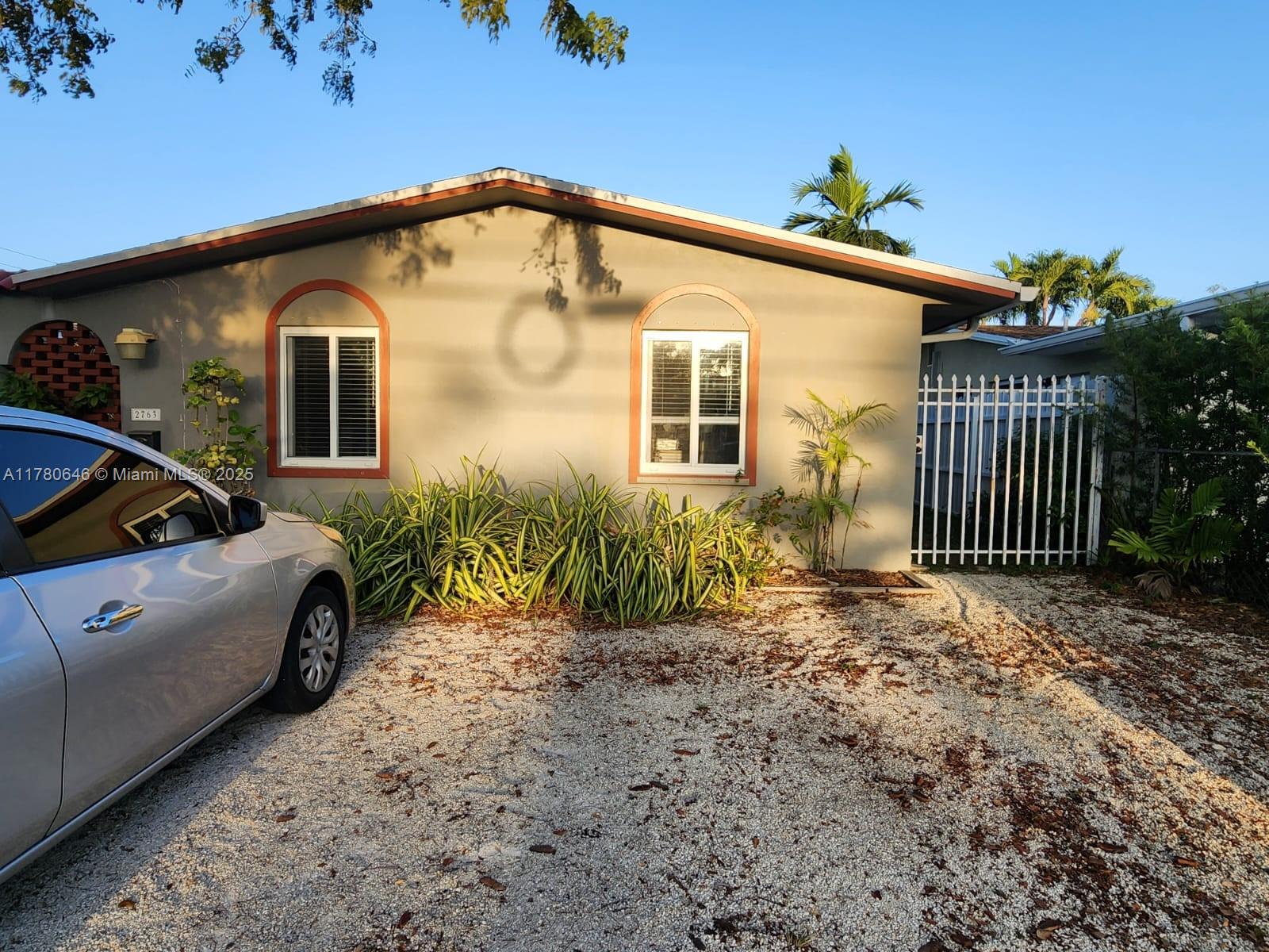 2763 Sw 32nd Ave 2763, Miami, Broward County, Florida - 2 Bedrooms  
1 Bathrooms - 