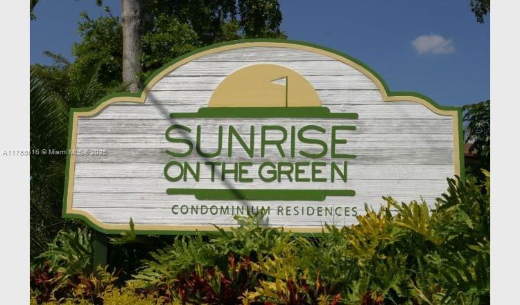 SUNRISE ON THE GREEN COND - Residential