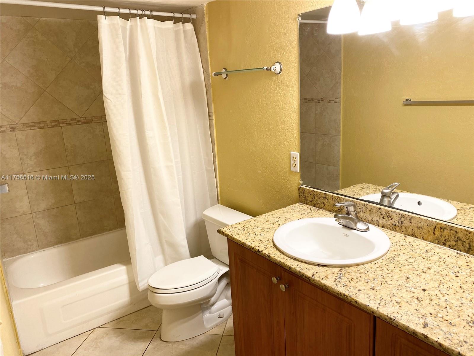 SUNRISE ON THE GREEN COND - Residential