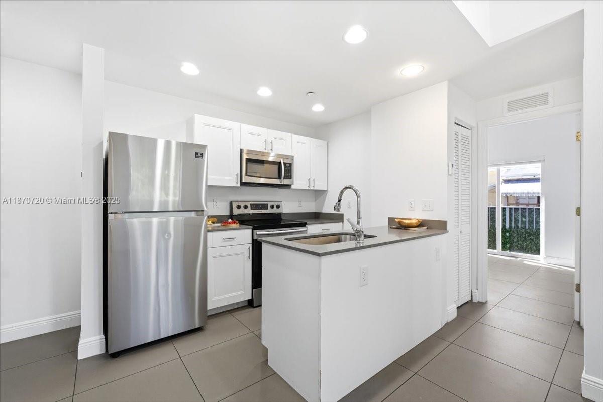 541 NW 33rd St 5