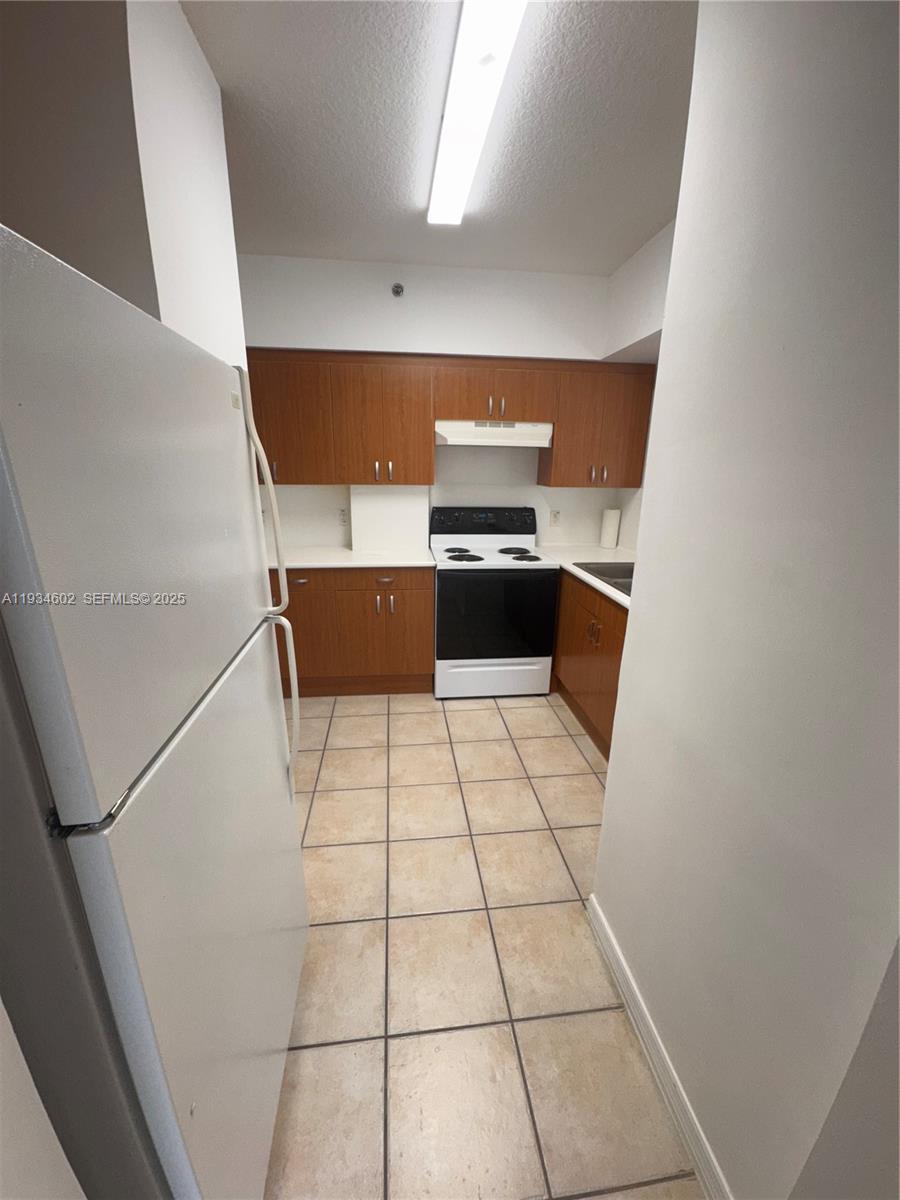 KEYSTONE COURTS CONDO - Residential