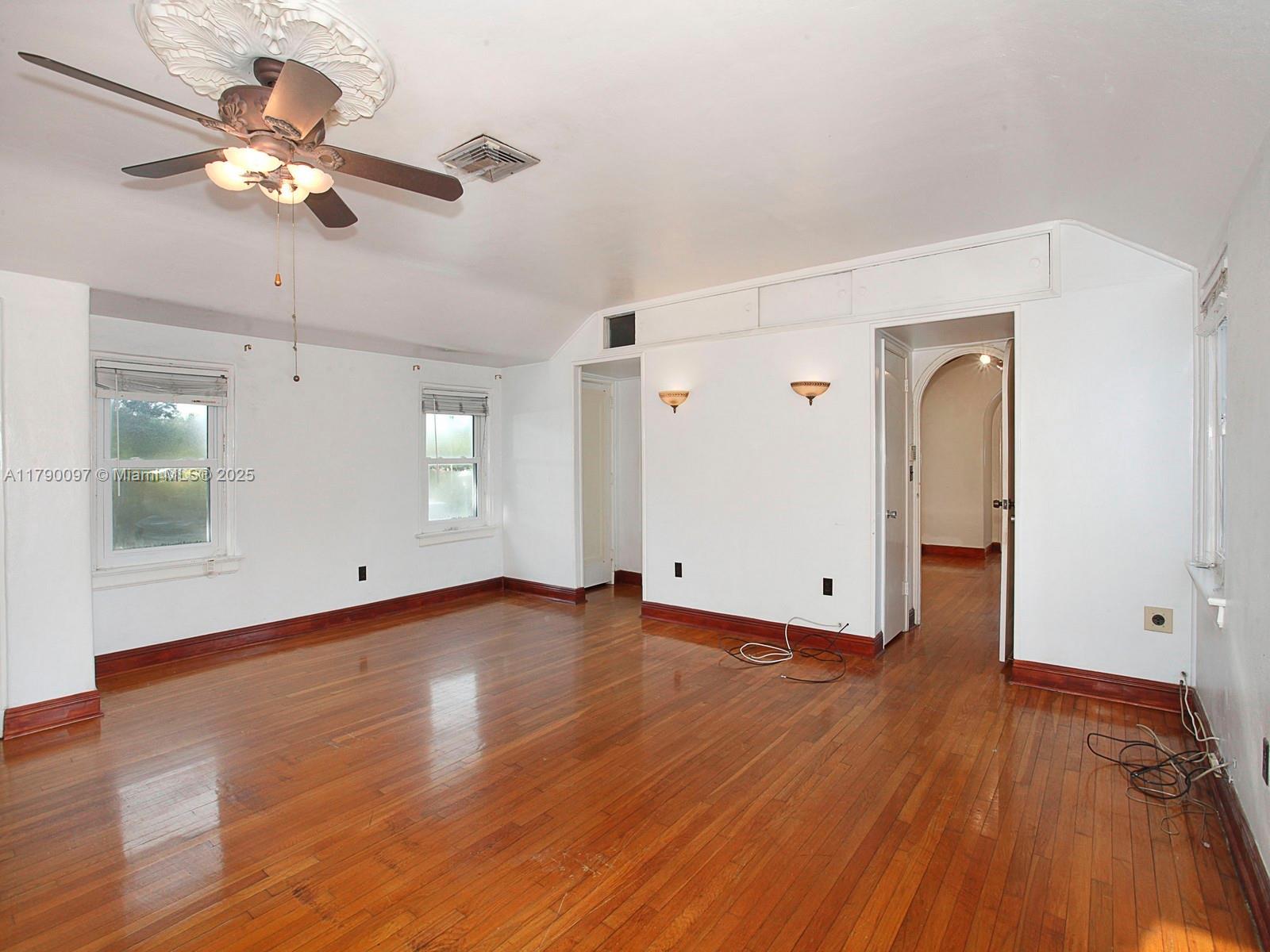 MIAMI SHORES SEC 1 AMD - Residential Lease