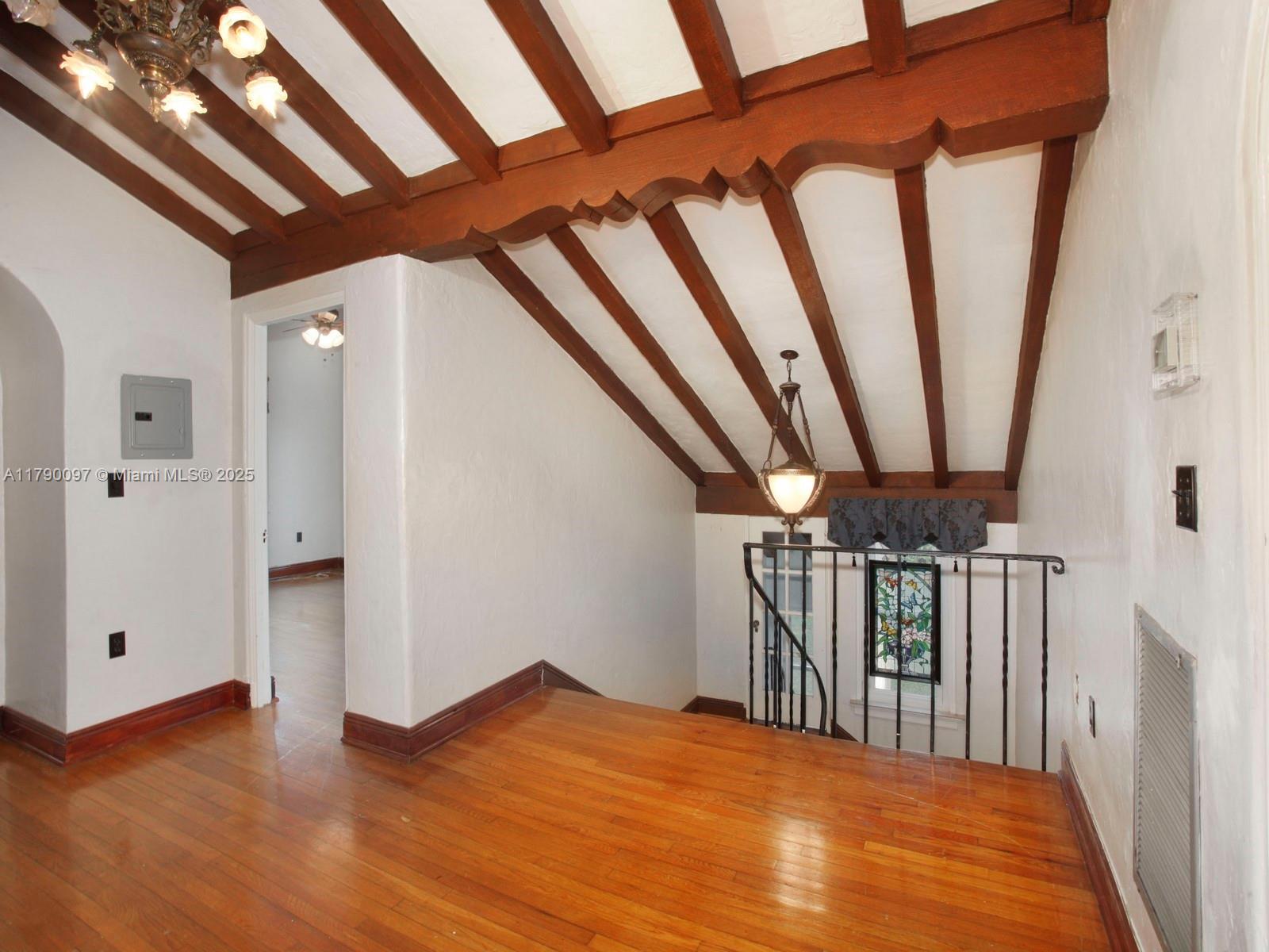 MIAMI SHORES SEC 1 AMD - Residential Lease