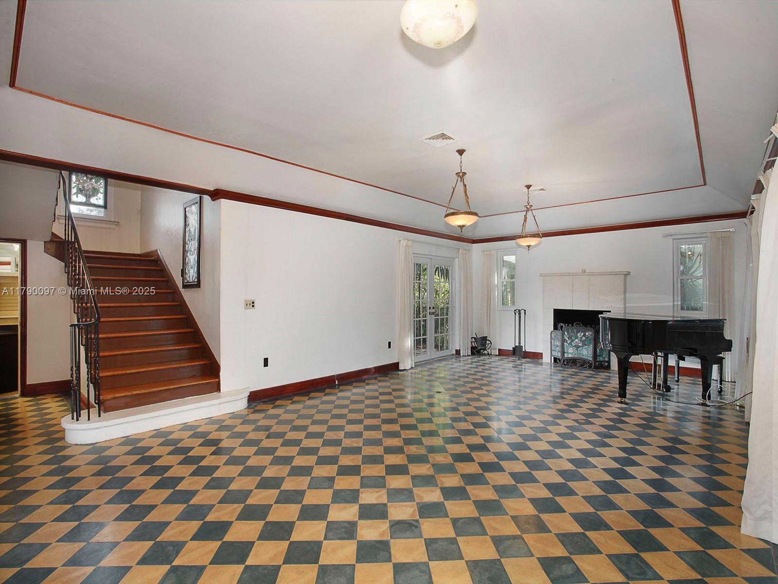 MIAMI SHORES SEC 1 AMD - Residential Lease