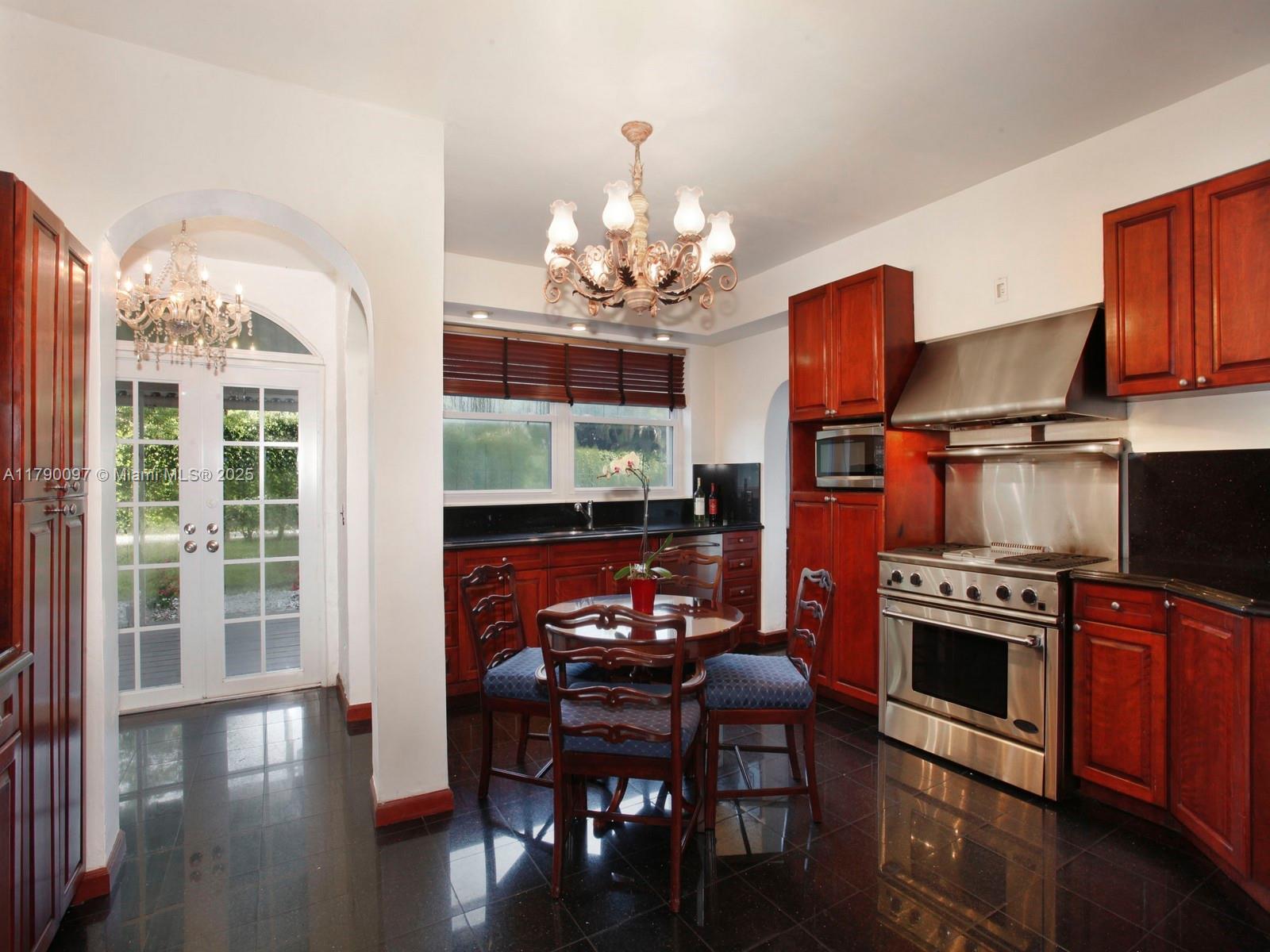 MIAMI SHORES SEC 1 AMD - Residential Lease