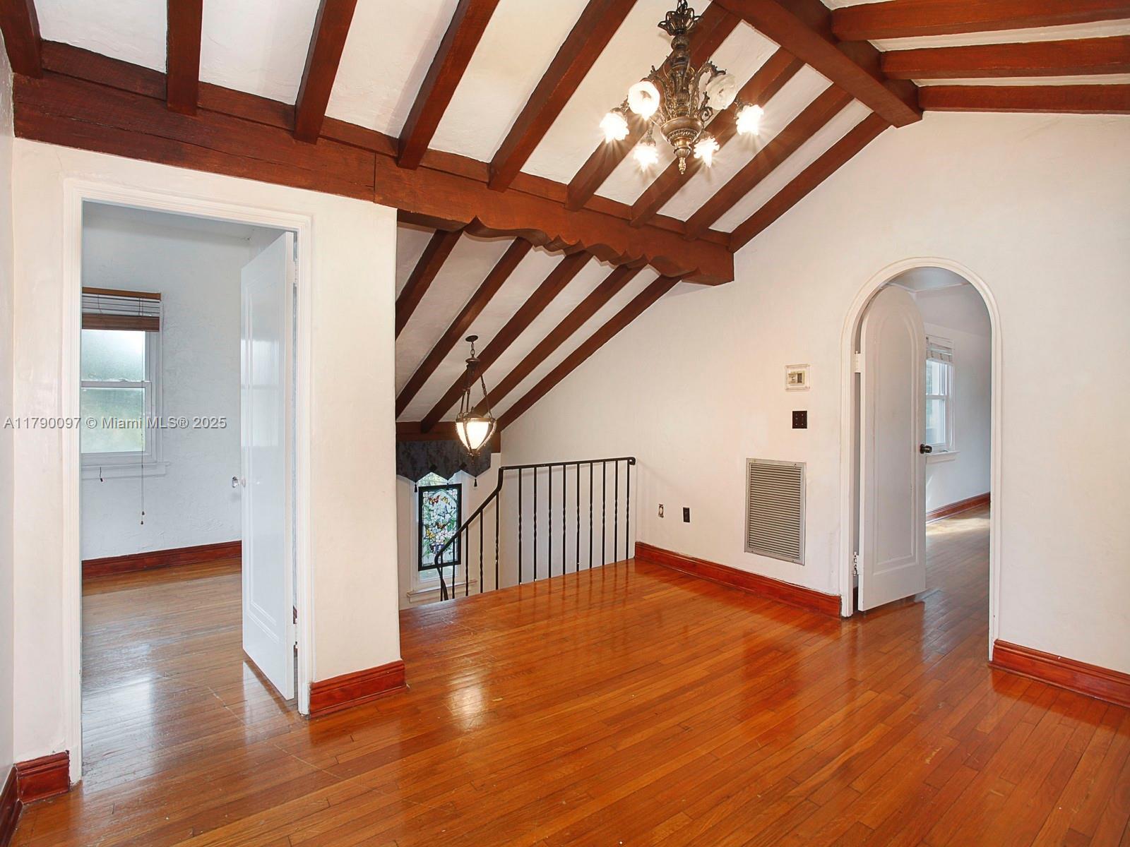 MIAMI SHORES SEC 1 AMD - Residential Lease