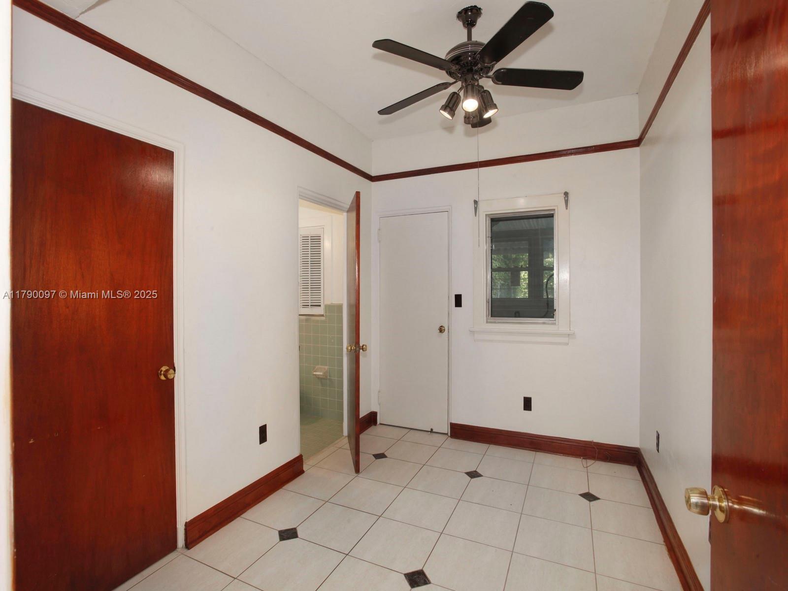 MIAMI SHORES SEC 1 AMD - Residential Lease