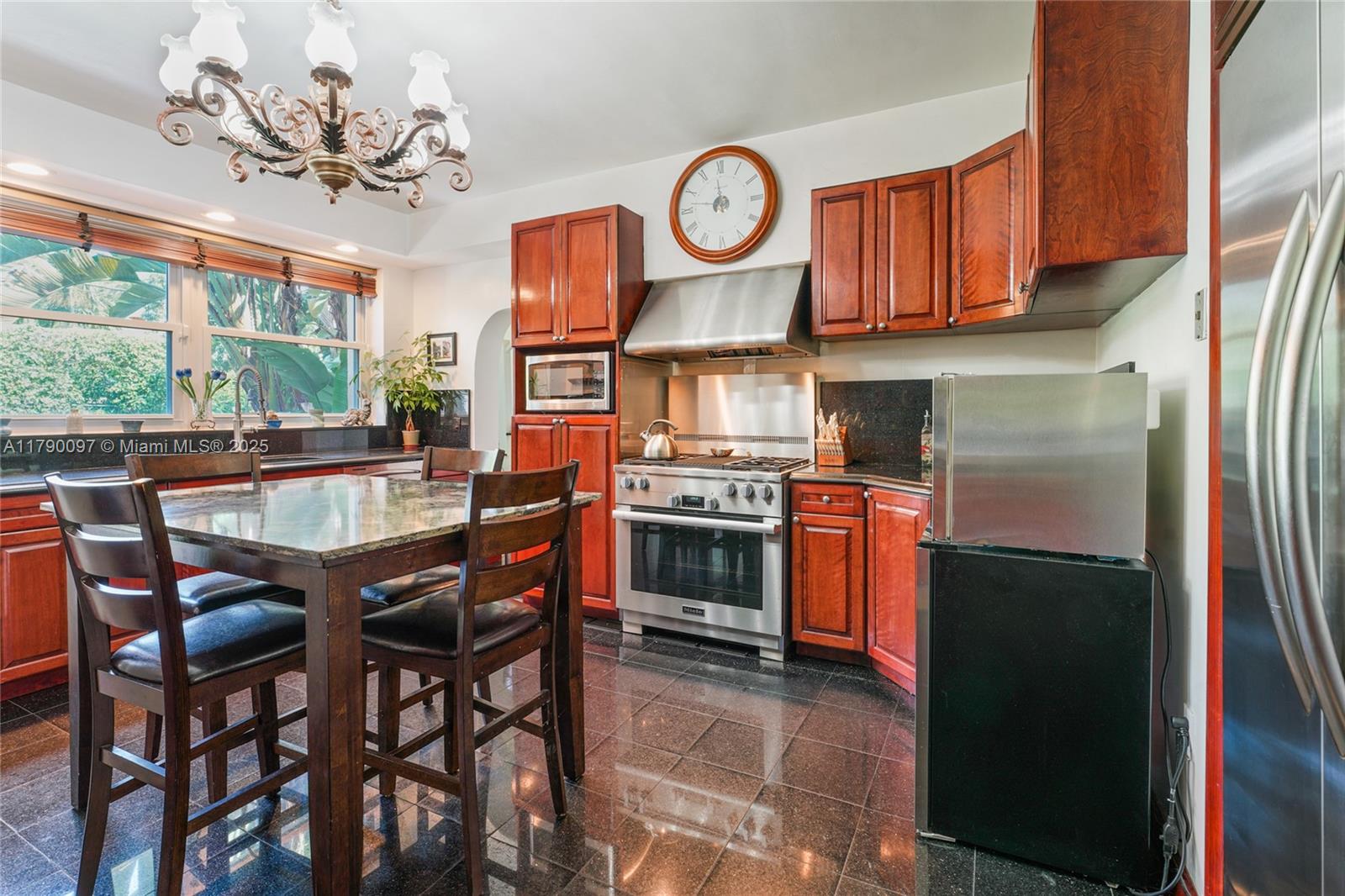 MIAMI SHORES SEC 1 AMD - Residential Lease