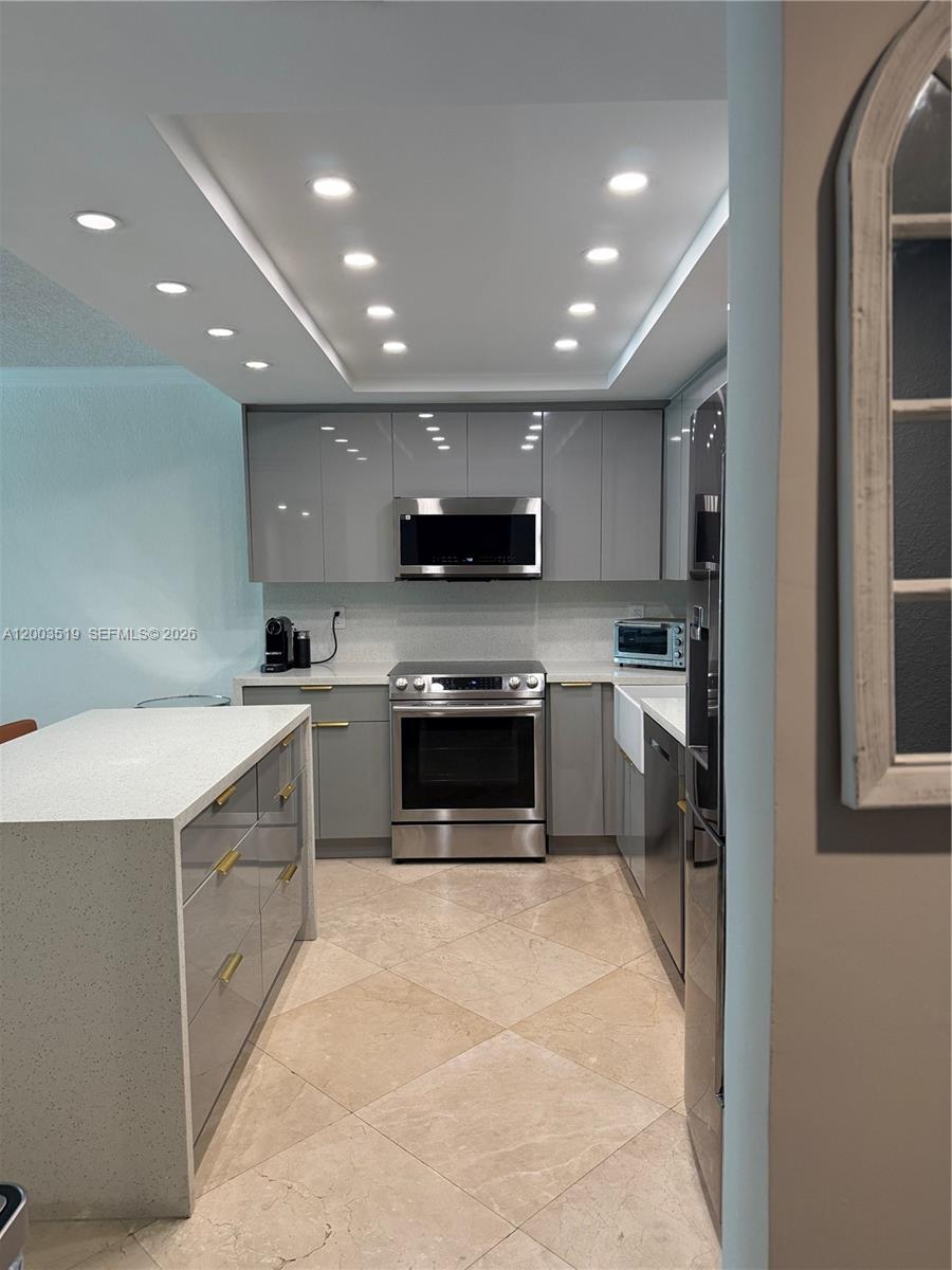 19380 Collins Ave 304