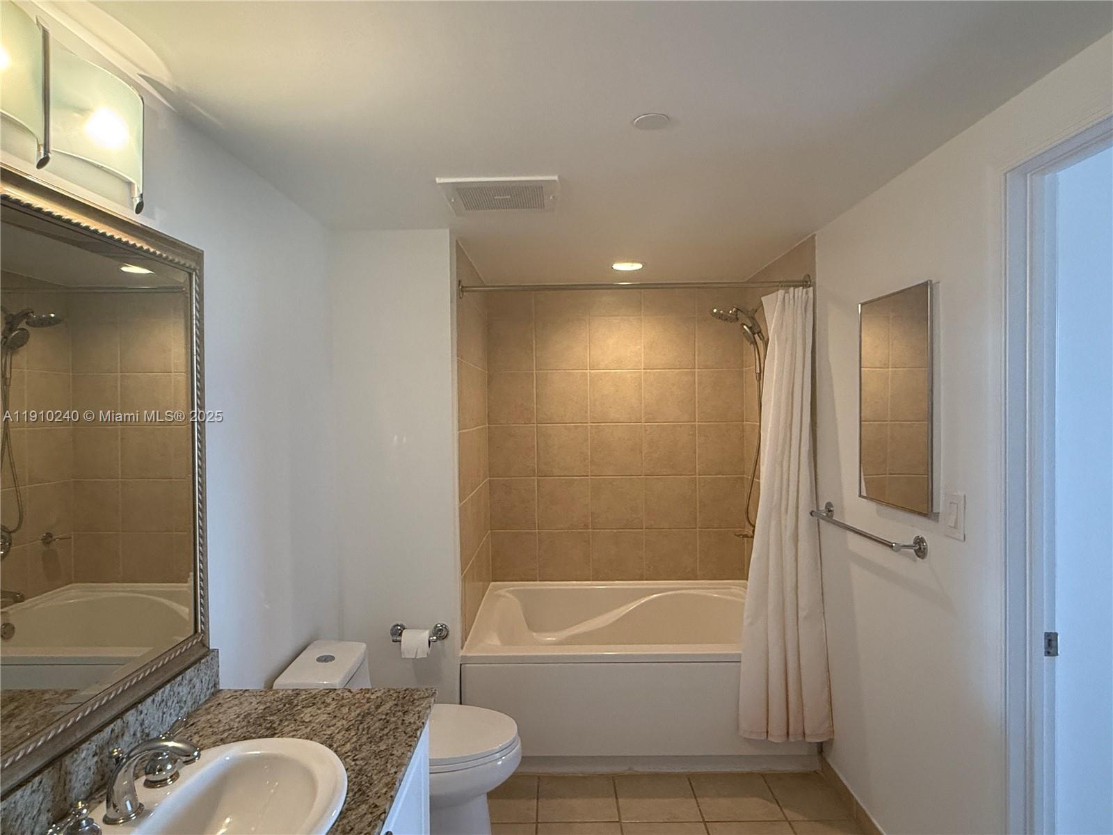 TURNBERRY ON THE GREEN CO - Residential Lease