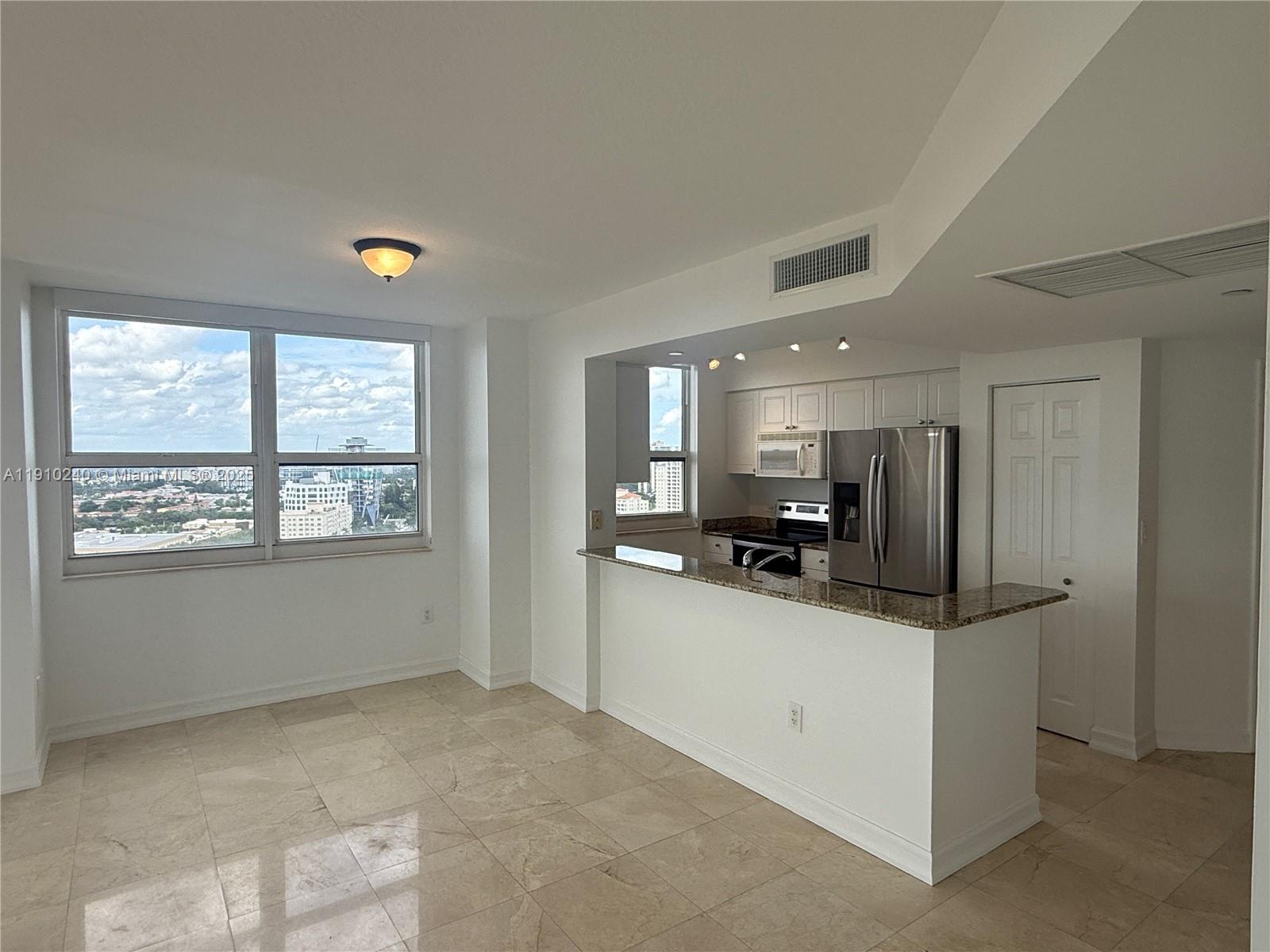 TURNBERRY ON THE GREEN CO - Residential Lease