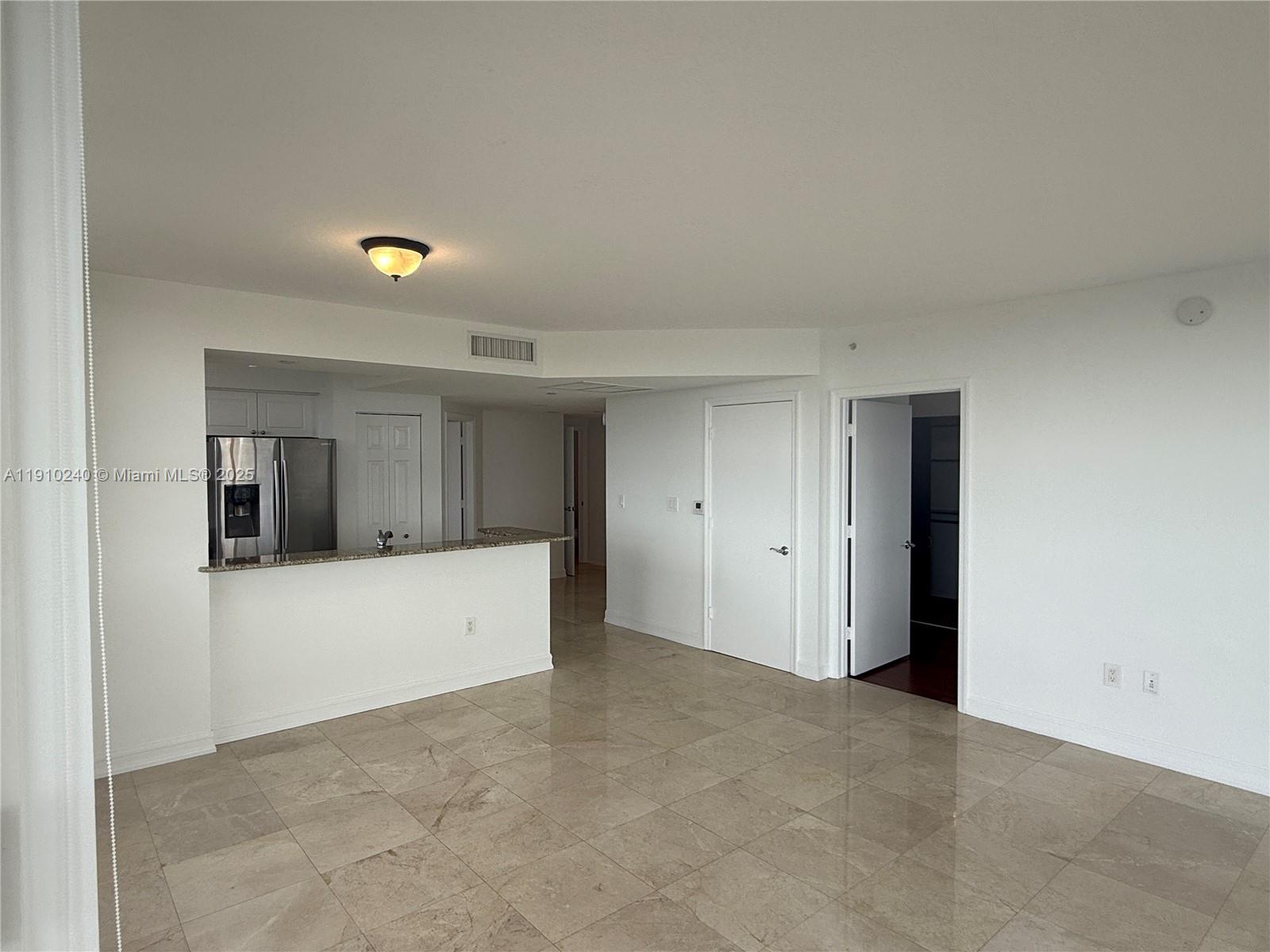 TURNBERRY ON THE GREEN CO - Residential Lease