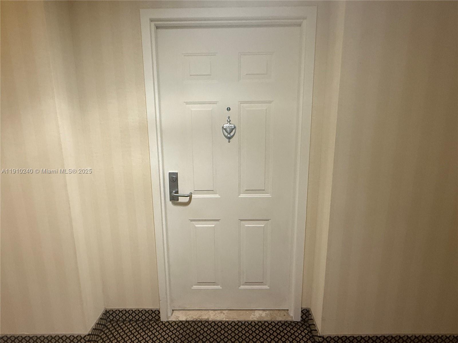 TURNBERRY ON THE GREEN CO - Residential Lease