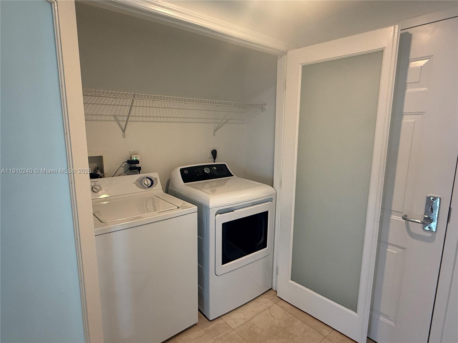 TURNBERRY ON THE GREEN CO - Residential Lease