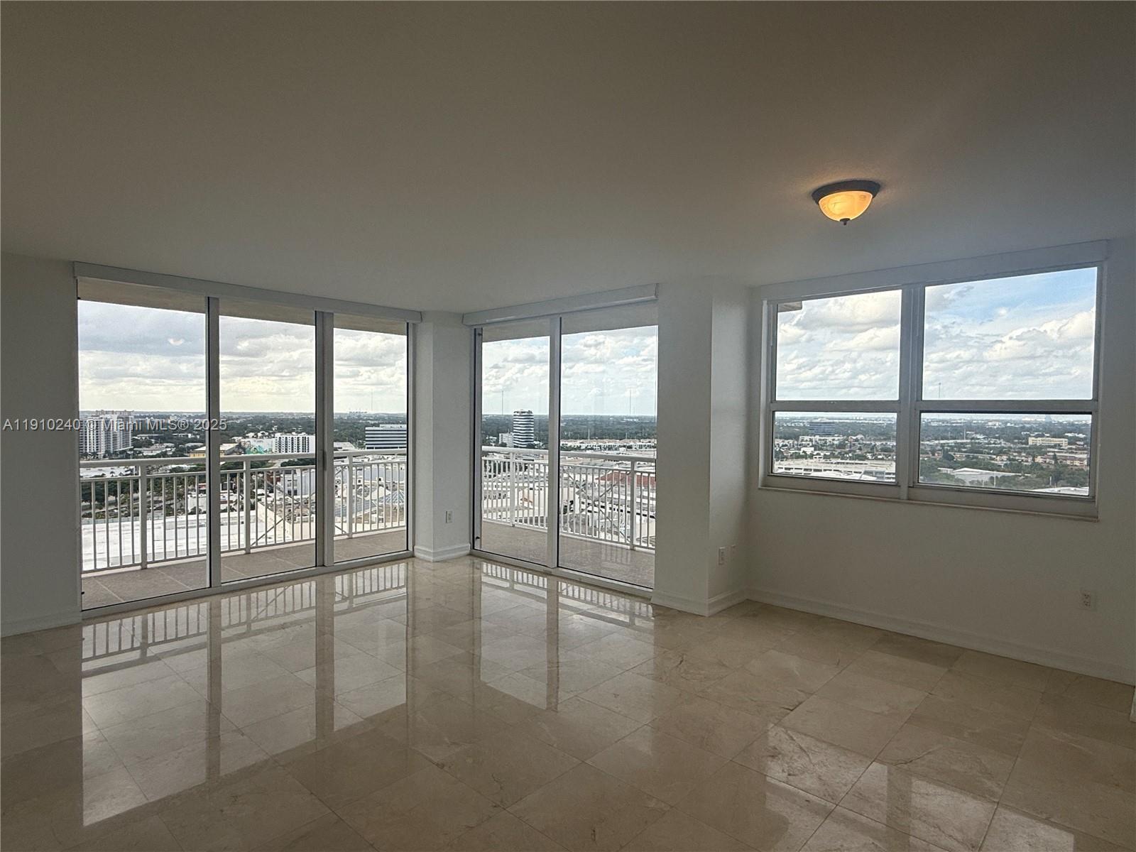 TURNBERRY ON THE GREEN CO - Residential Lease