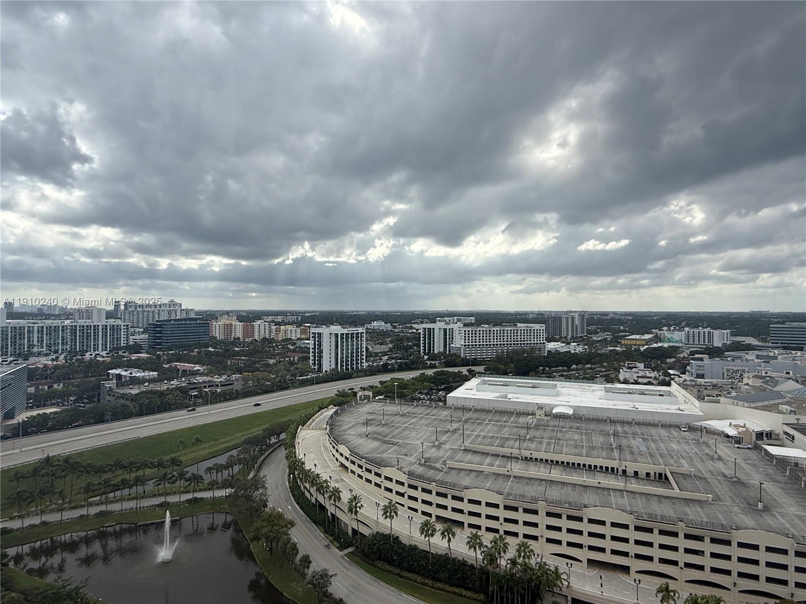 TURNBERRY ON THE GREEN CO - Residential Lease