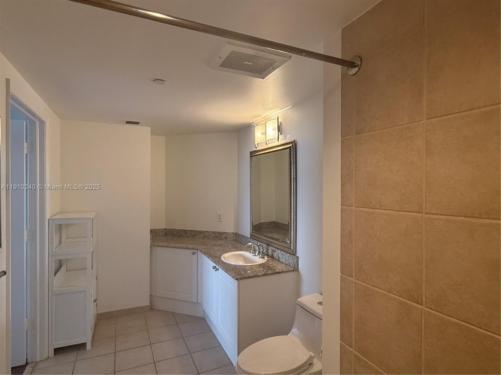 TURNBERRY ON THE GREEN CO - Residential Lease