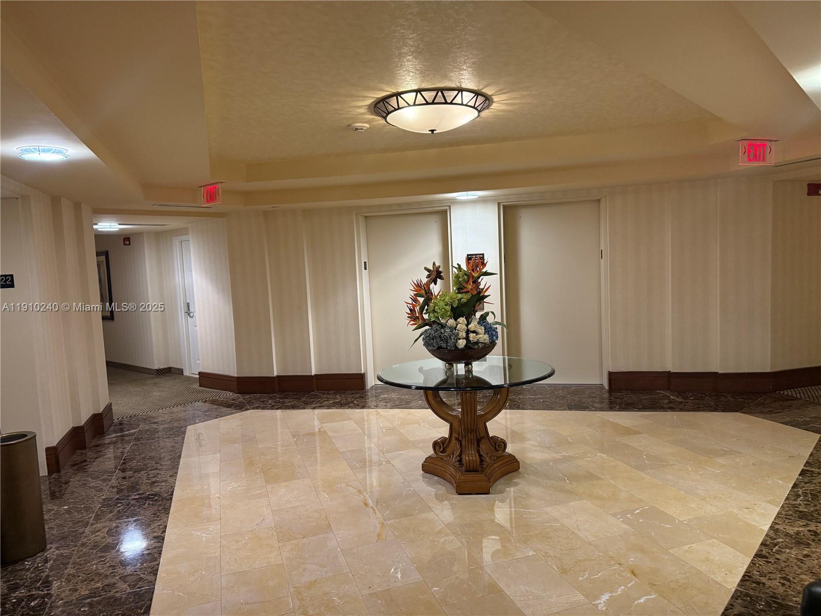 TURNBERRY ON THE GREEN CO - Residential Lease