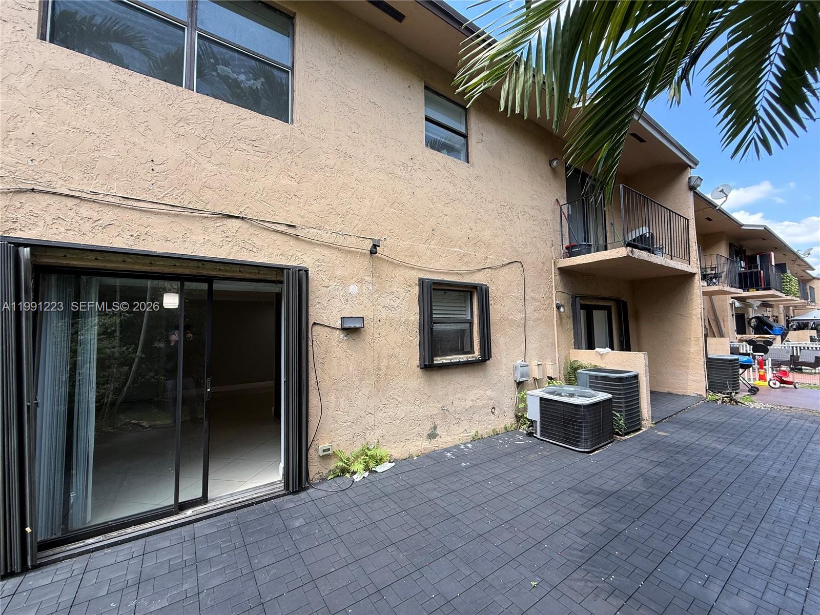 LAGUNA TROPICAL CONDO - Residential