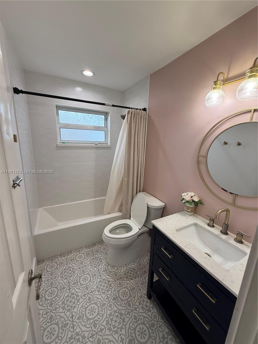 LAGUNA TROPICAL CONDO - Residential