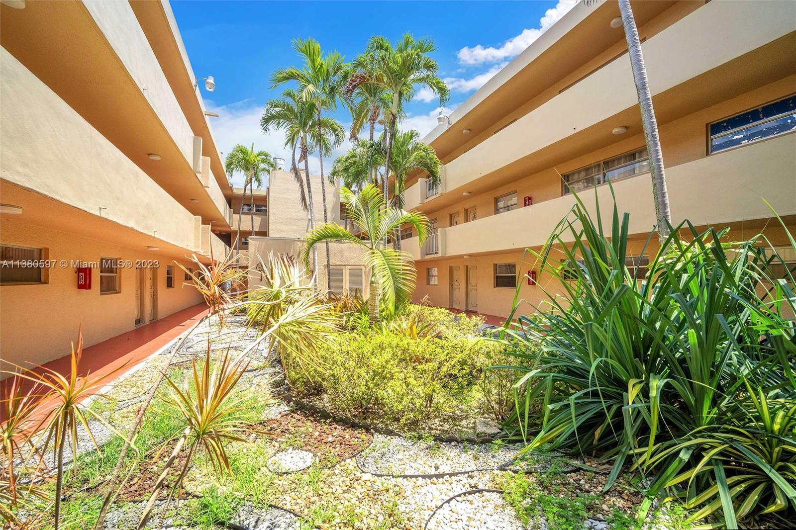 Photo 20 of 23 of listing 66ffcacf-d115-4085-b9de-8277dfb17b2f condo