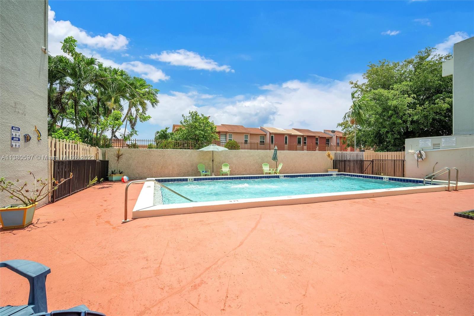 Photo 21 of 23 of listing 66ffcacf-d115-4085-b9de-8277dfb17b2f condo