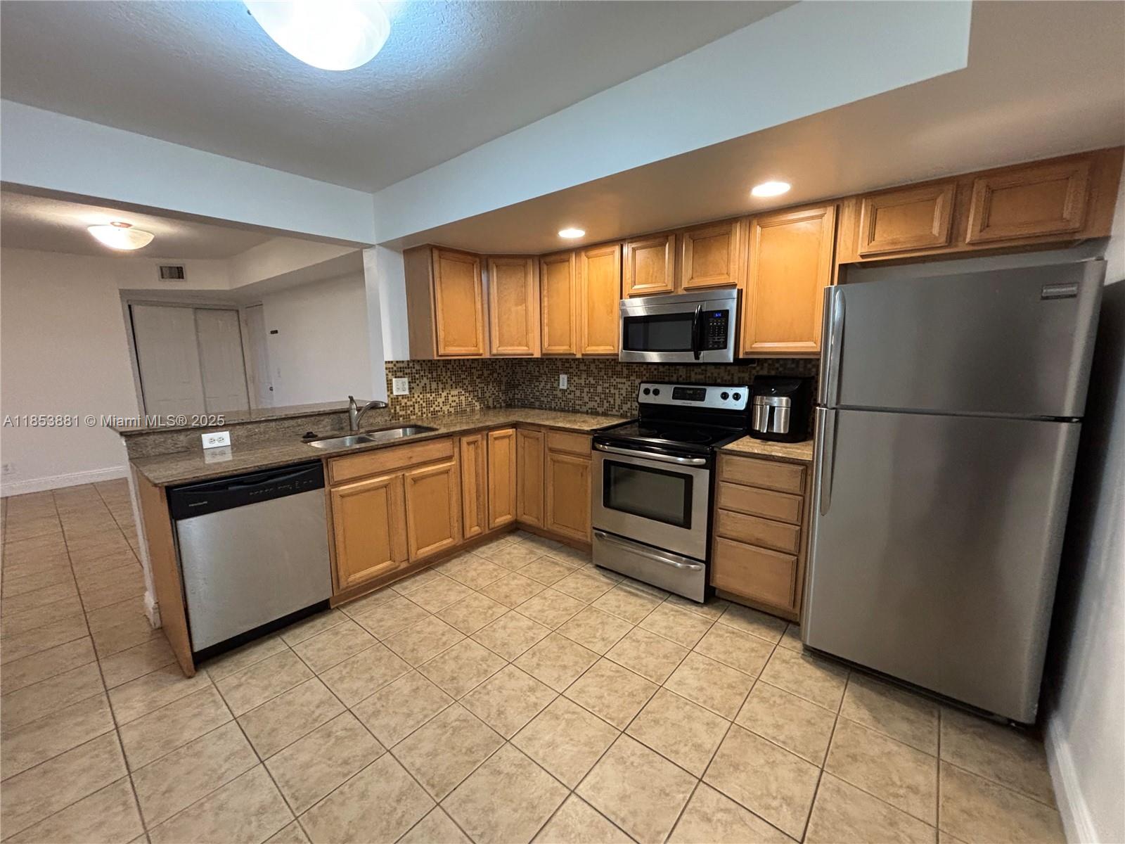 Bright and spacious 2-bedroom, 2-bathroom unit located in a beautiful association in Coral Springs. Perfect for relaxing or entertaining, this home offers the comfort and space you’ve been searching for. In unit washer and dryer and a private patio space with astonishing views! Enjoy the privacy of a small community while being conveniently close to shopping, dining, and parks. Don’t miss out — contact us today to schedule your private viewing!