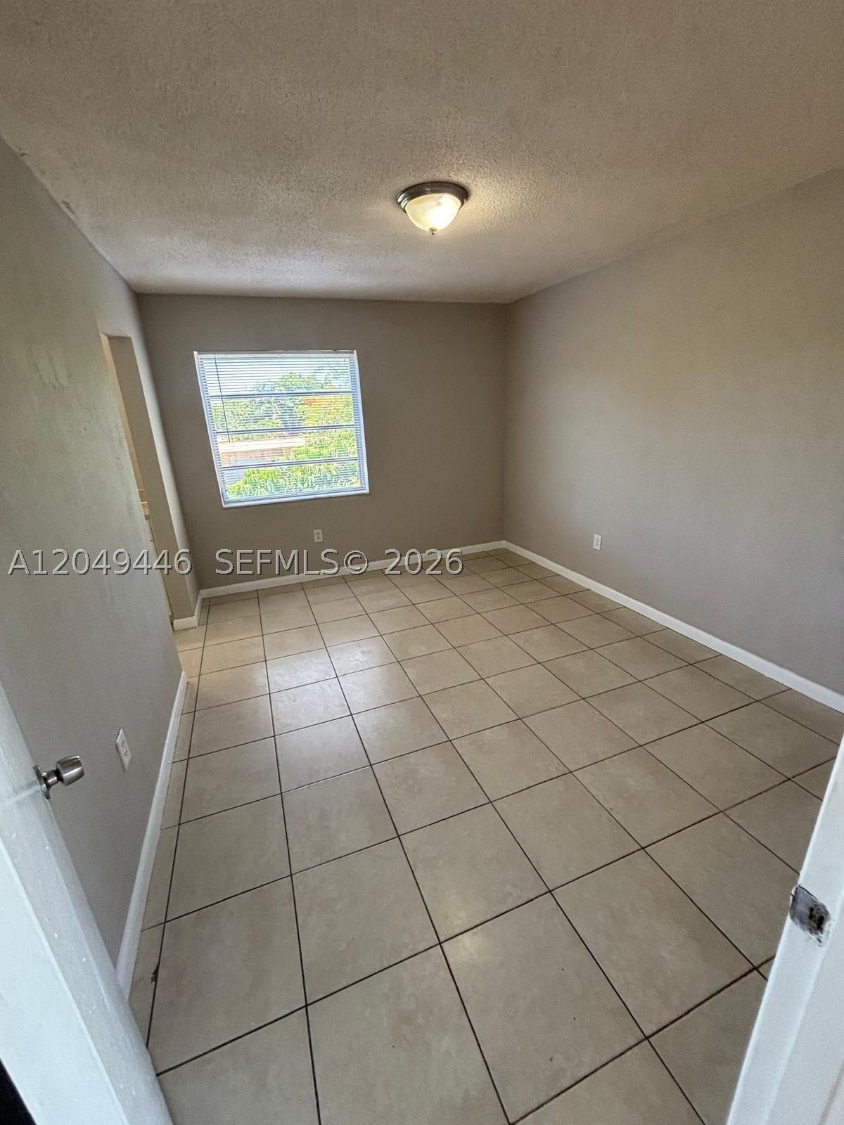 3050 S Dixie Hwy 402