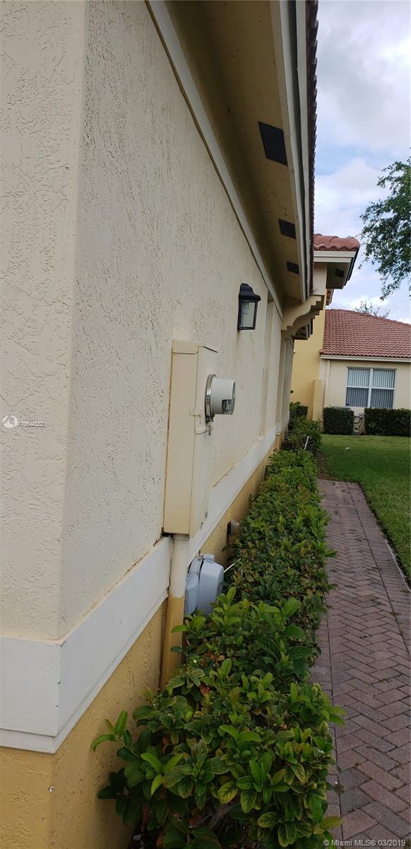 SABAL CHASE - Residential