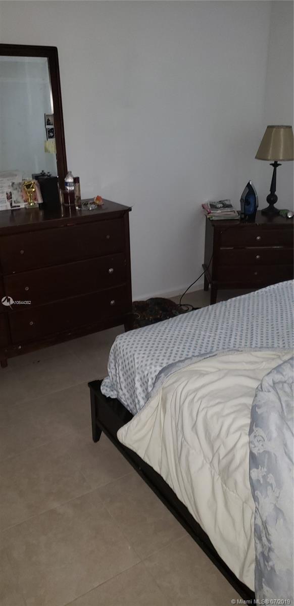 SABAL CHASE - Residential