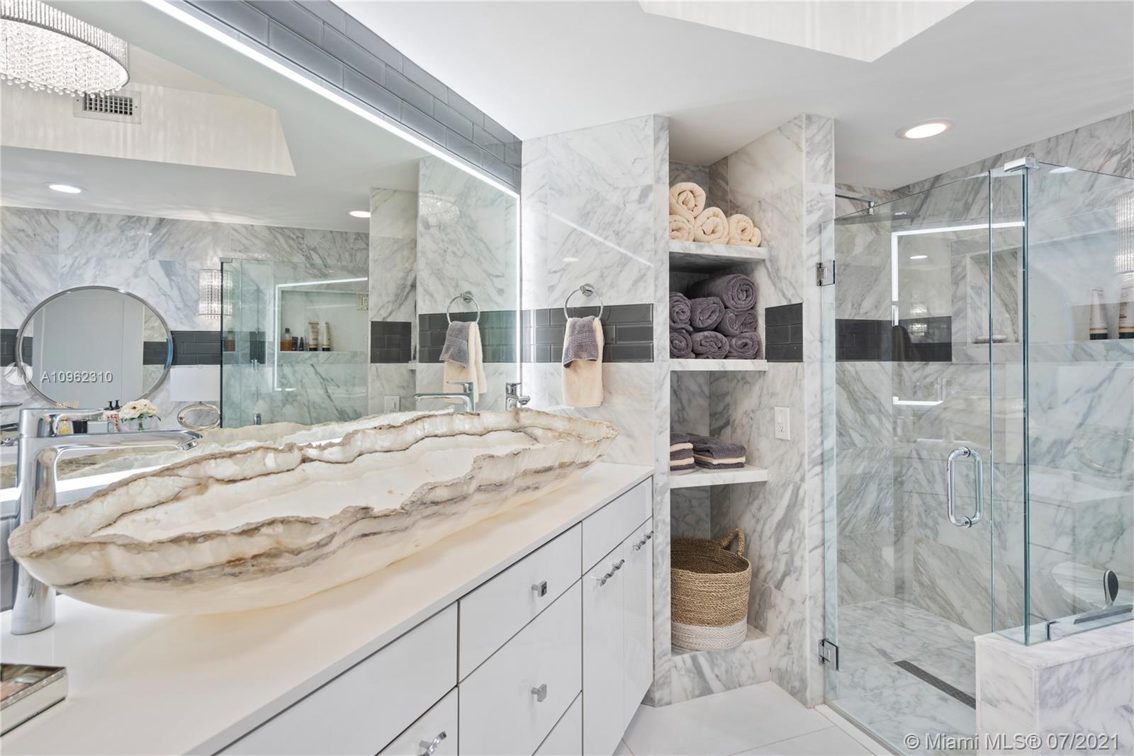 GREEN DIAMOND CONDO - Residential