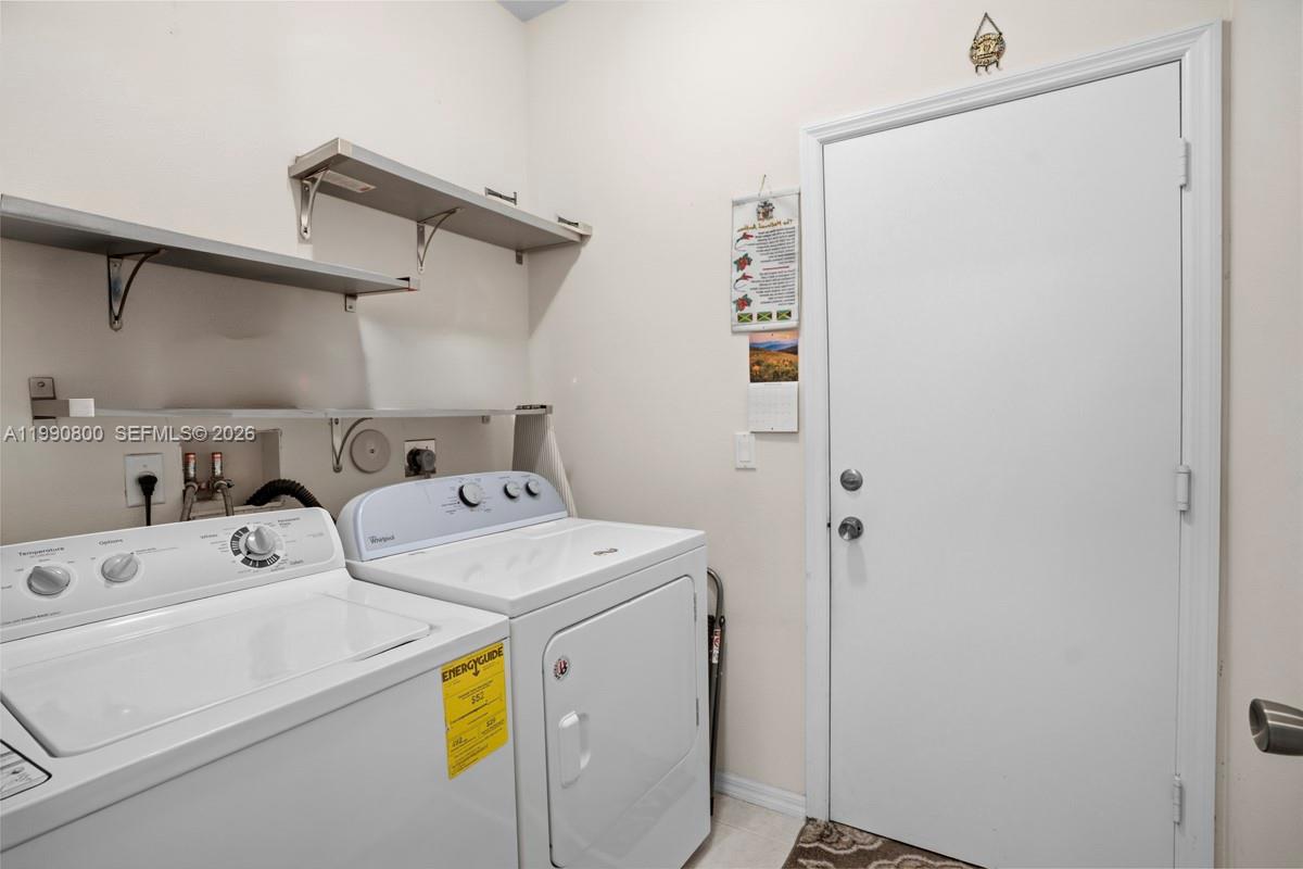 LAKEFOREST POINTE - Residential